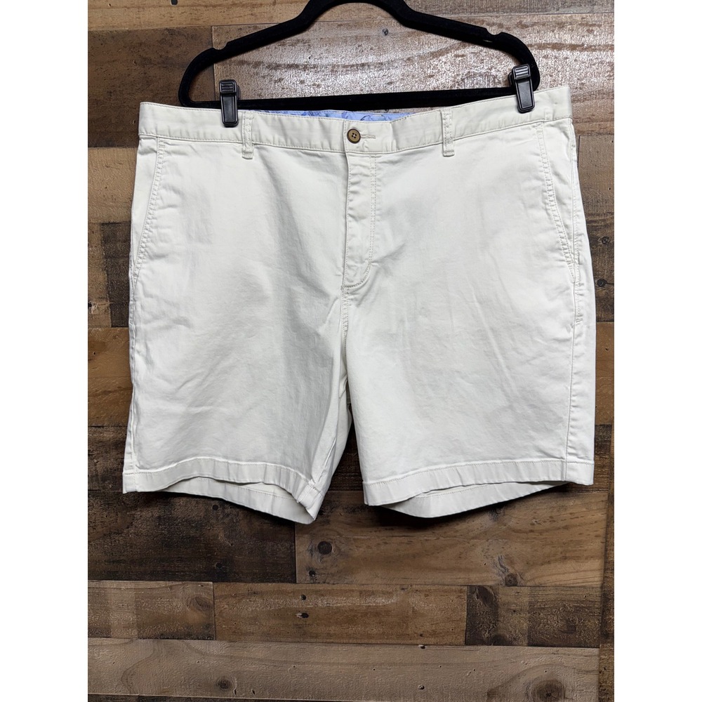 Tommy Bahama Boracay Mens Shorts 42 Cream Cotton Tencel Blend Flat Front Chino